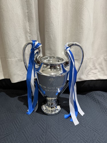 Champions league trophy cm - 44,